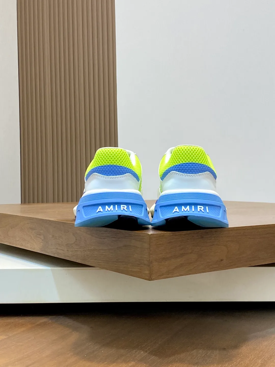 Men's shoes 💰740 AMIRI's new men's casual sports shoes, made of first-layer cowhide leather uppers and spliced ​​with original breathable mesh, rich in three-dimensionality, contrasting color design, simple style, fashionable and sporty, breathable mesh lining, original ultra-light outsole, a must-have item for daily leisure! Size: 38-45 (38, 45 customized)